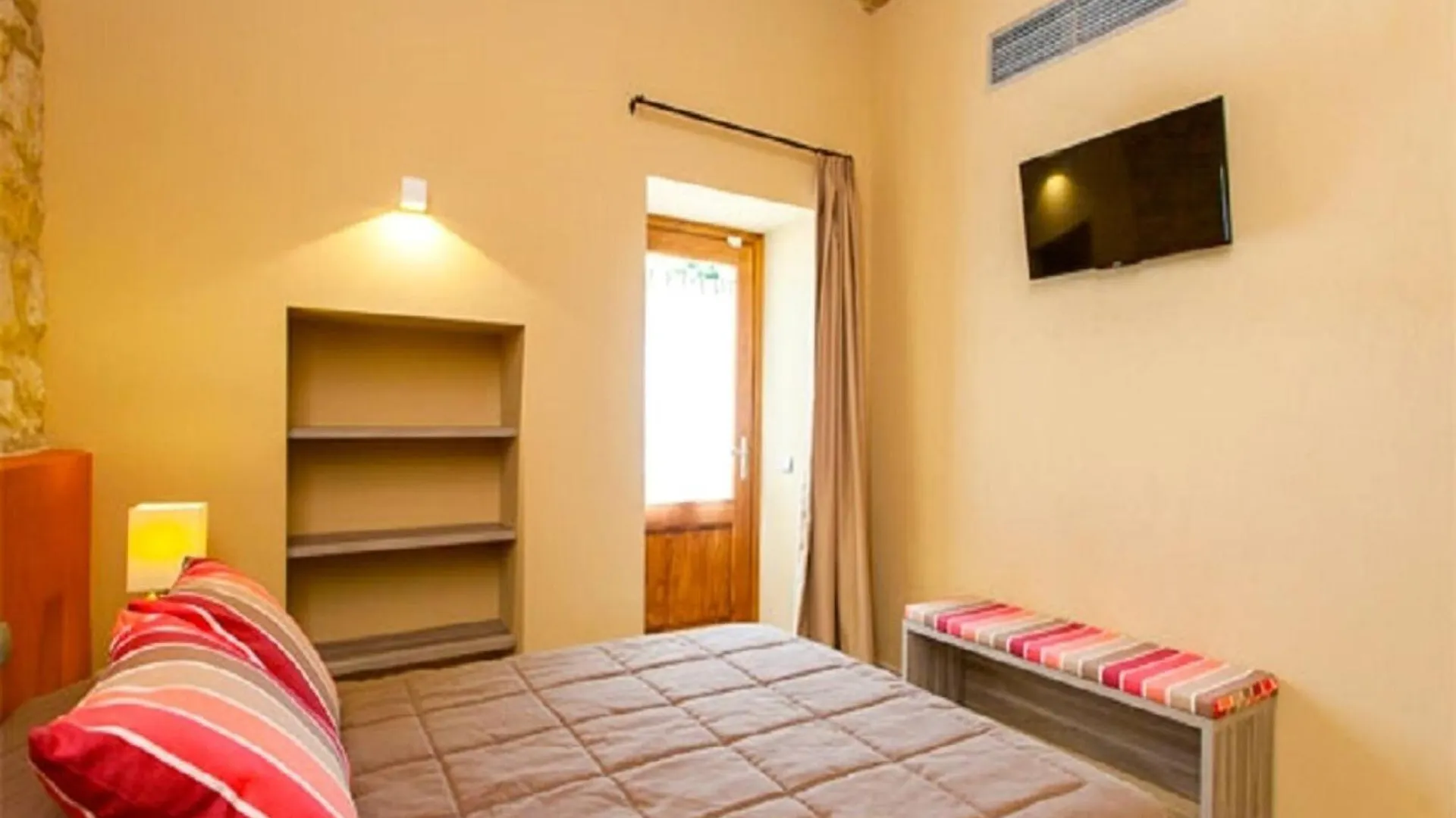 Petit Pals - Pals Apartment 0*,