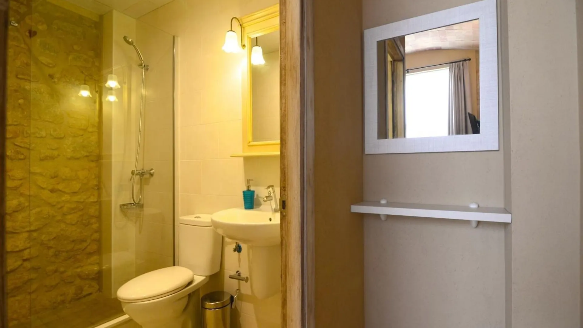 Petit Pals - Pals Apartment 0*,